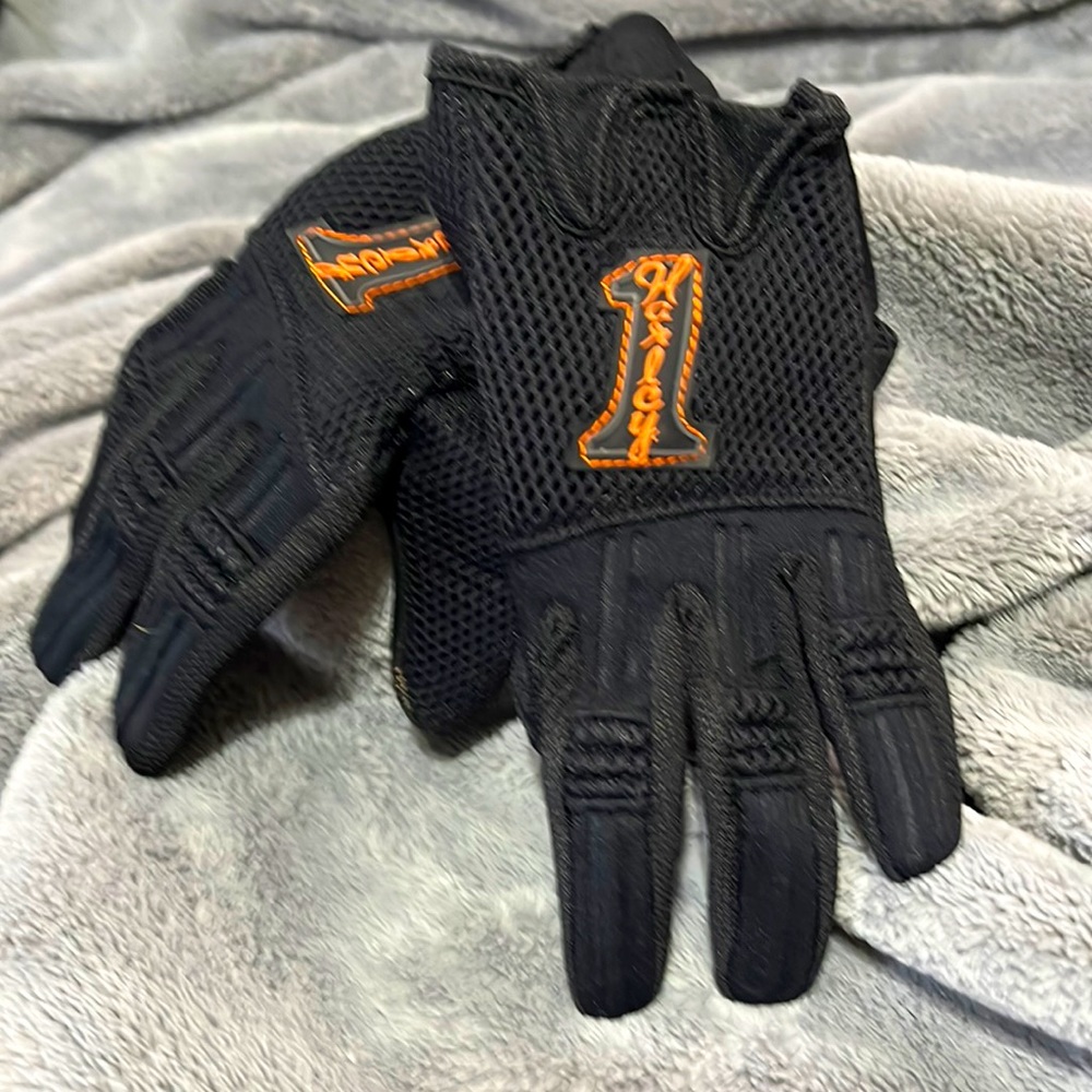 Black mesh Harley Davidson, riding gloves, size small